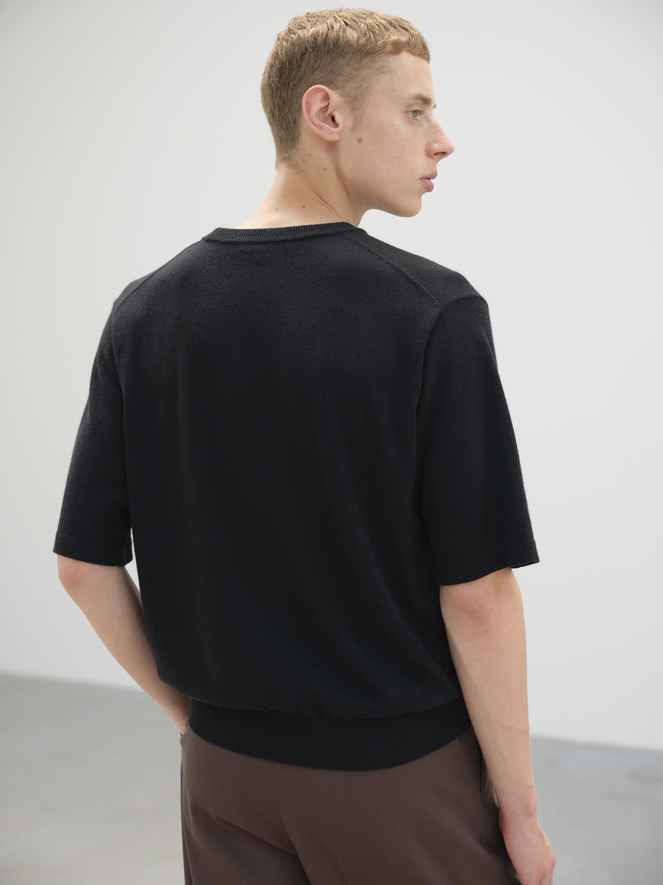 AURALEE Hard Twist Cashmere Knit Tee - TOP GRAY - Image 4