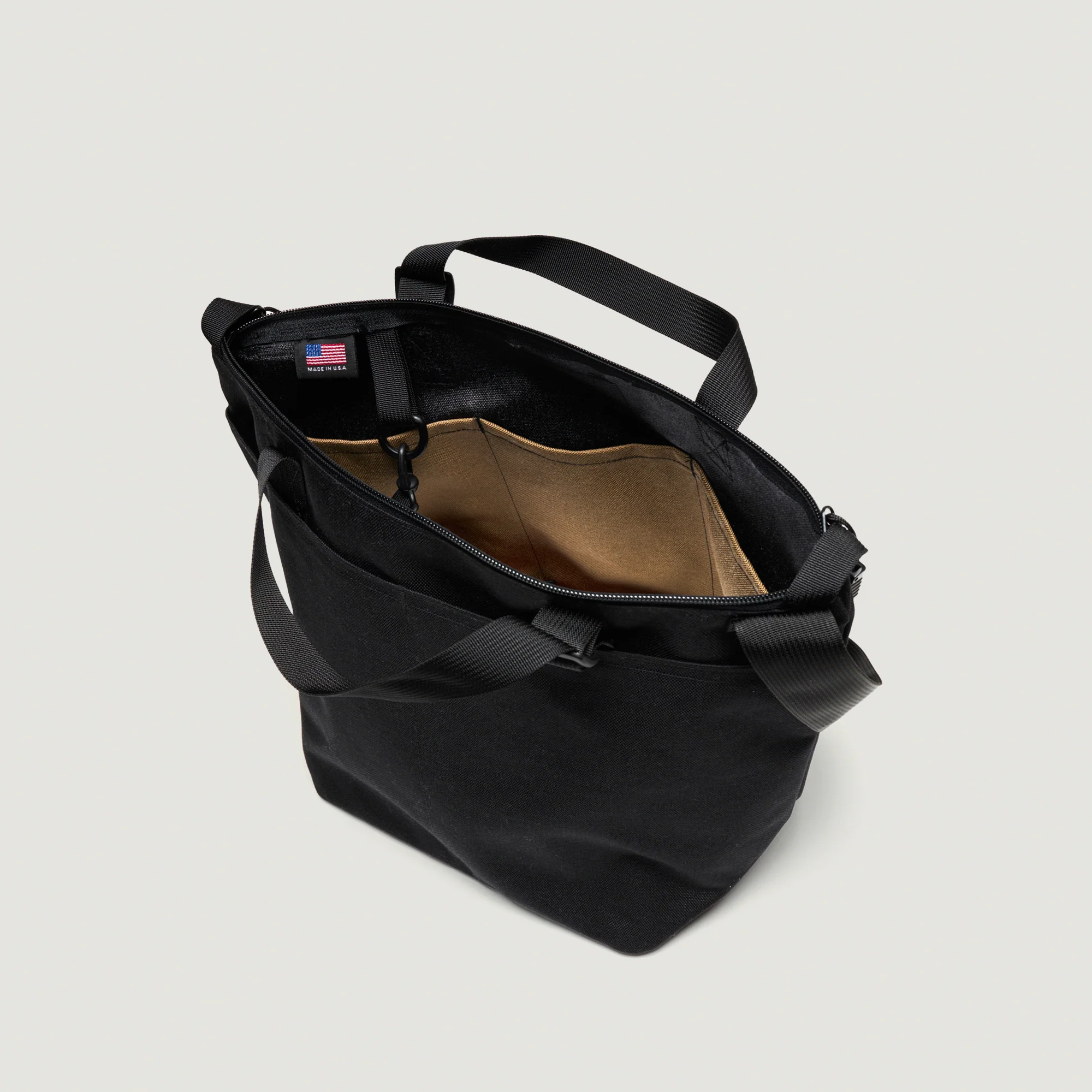 Bags in Progress Traveler Duffle Small - Black - Image 3