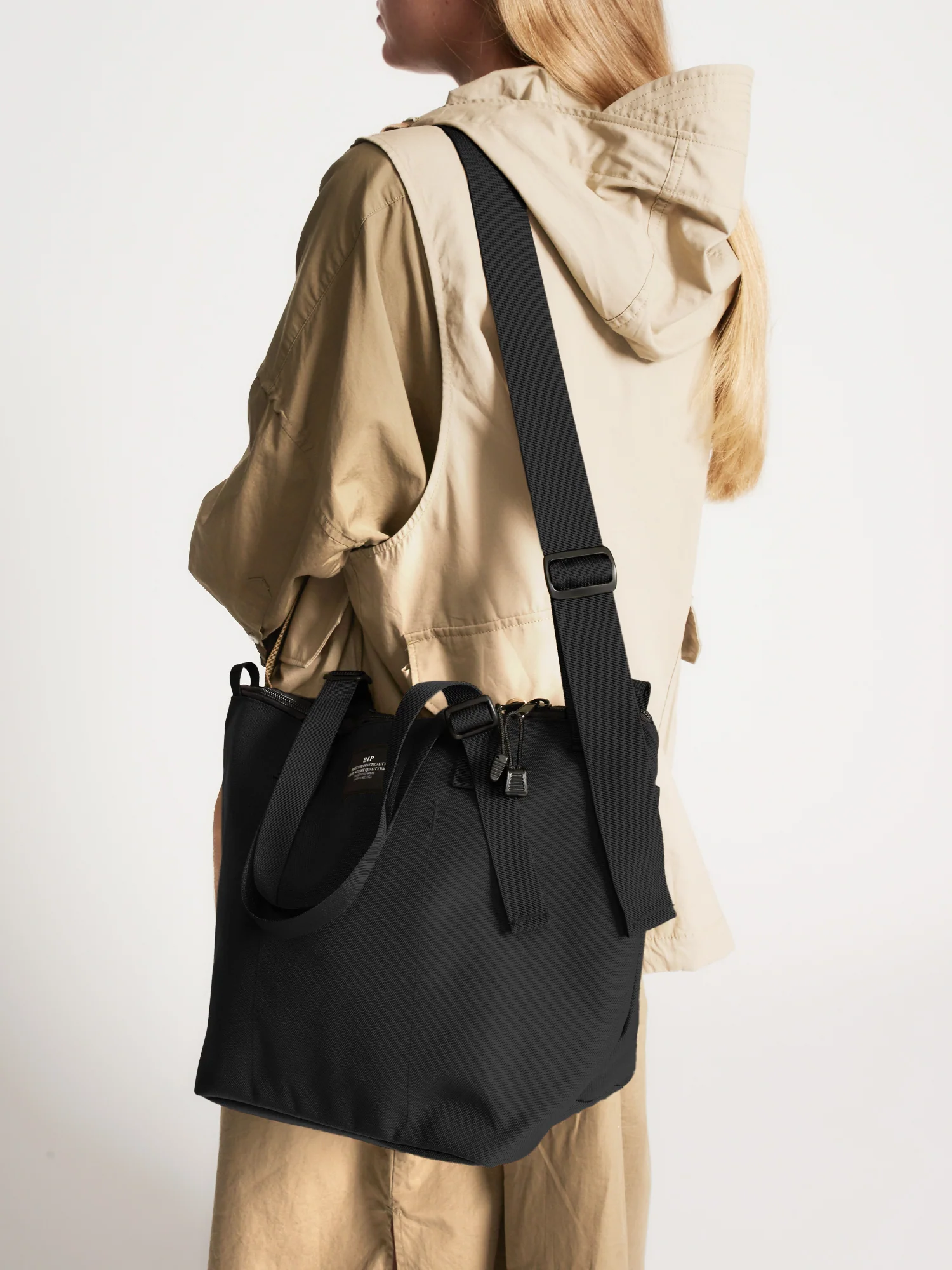 Bags in Progress Traveler Duffle Small - Black - Image 7