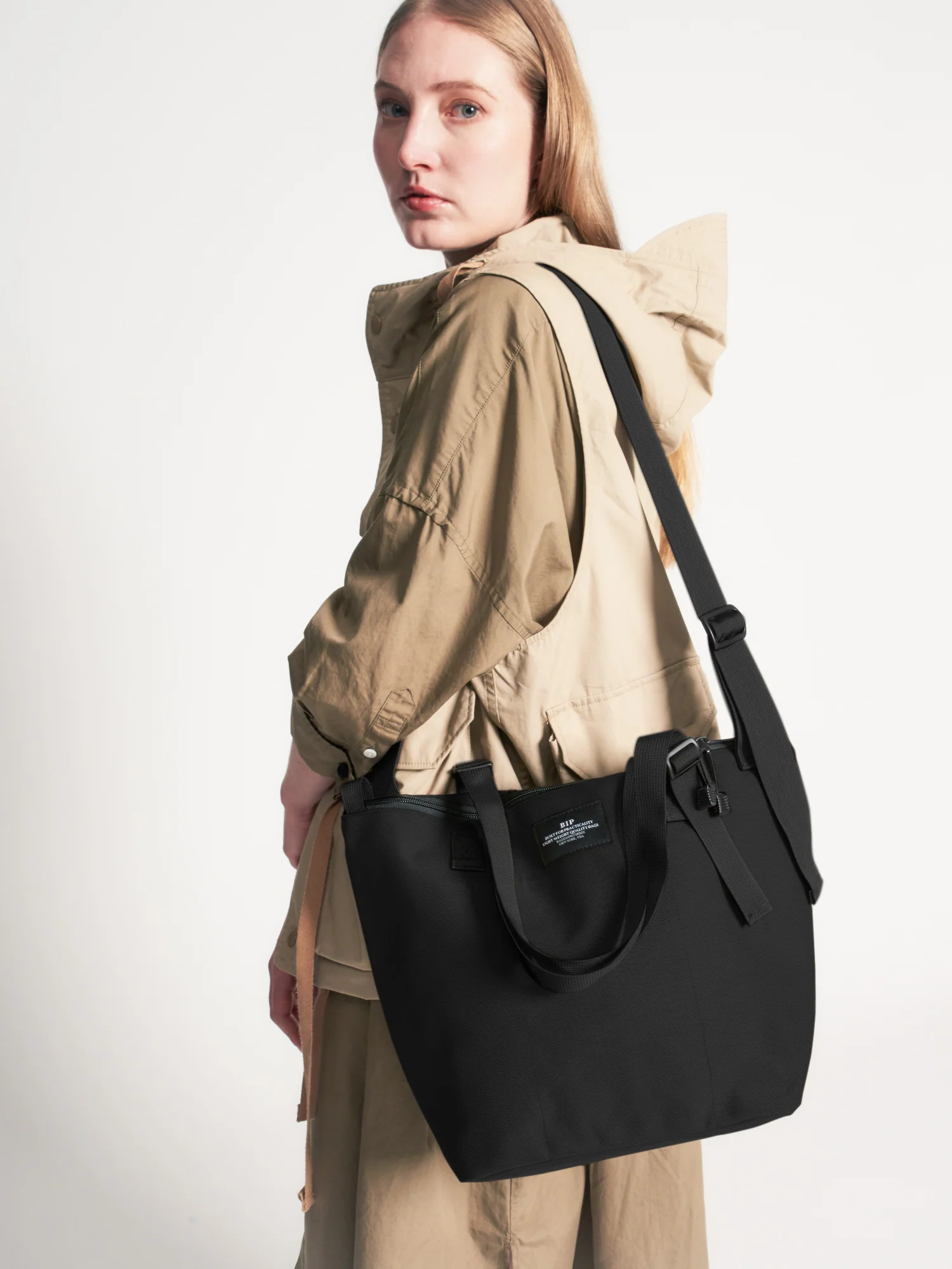 Bags in Progress Traveler Duffle Small - Black - Image 9
