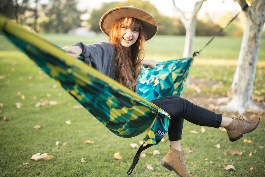 Eno DoubleNest Print Hammock - Boulder/Melon - Image 11