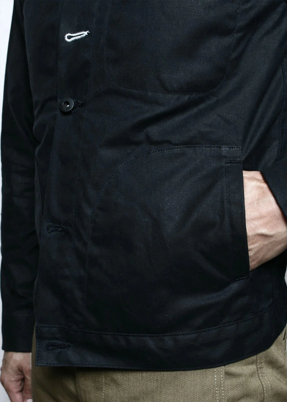 Rogue Territory Men’s Ridgeline Supply Waxed Jacket - Black - Image 4