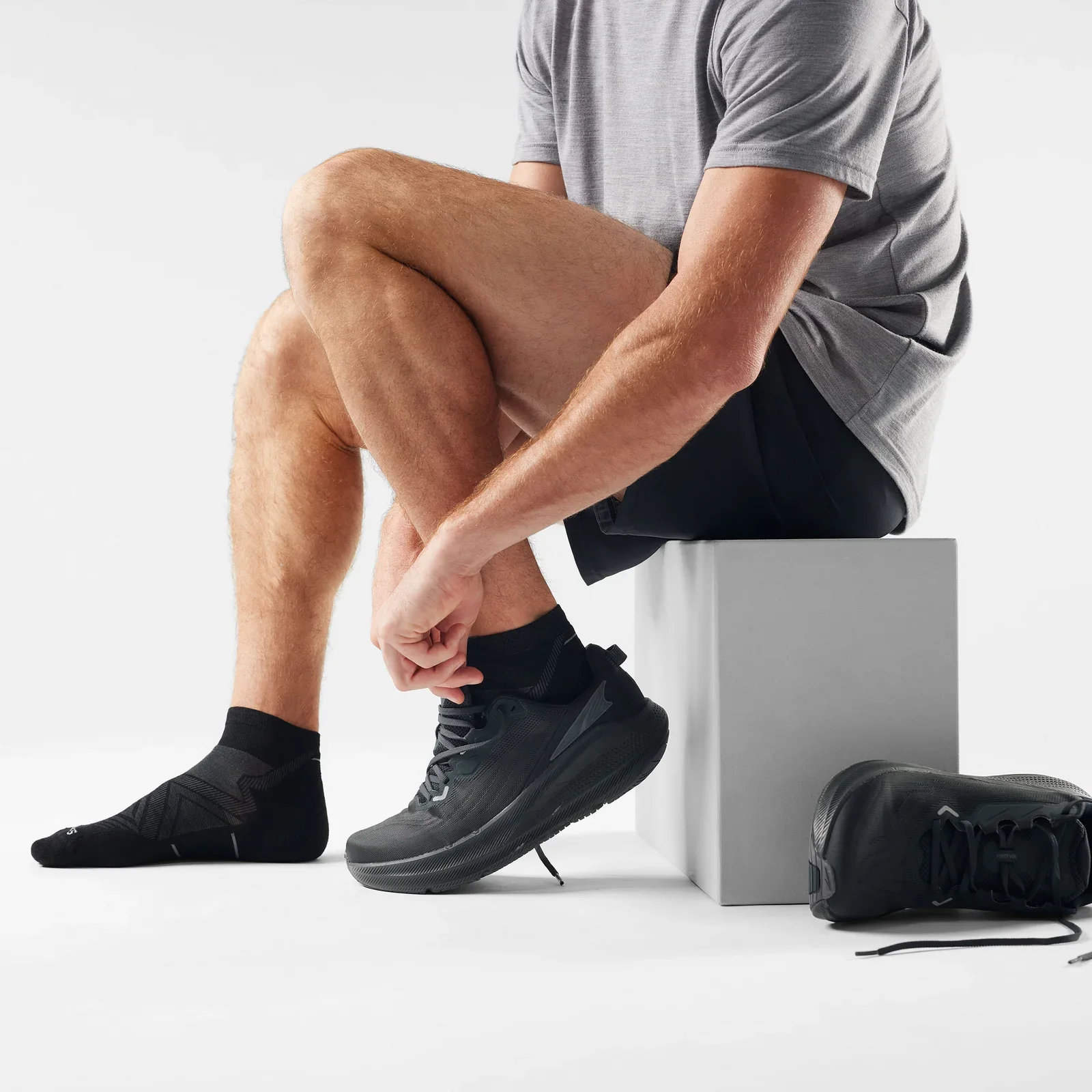 Smartwool Targeted Cushion Run Ankle Socks - Black - Image 2